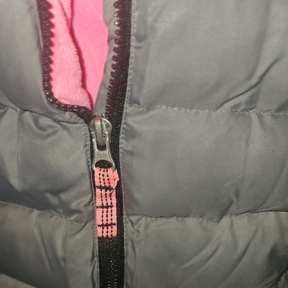 Champion Kids Puffer Jacket in Charcoal and Bright Pink Size Small (6/6X) - Picture 4 of 12